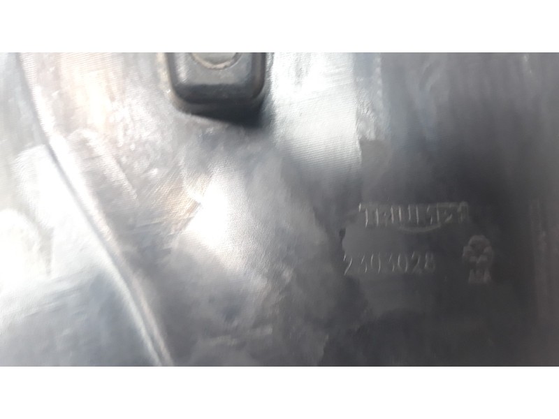 Recambio de moldura para triumph street triple street triple r referencia OEM IAM 2303028  