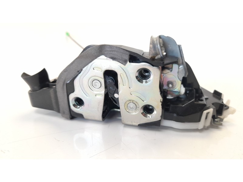 Recambio de cerradura puerta delantera derecha para toyota yaris city referencia OEM IAM 690300D550  