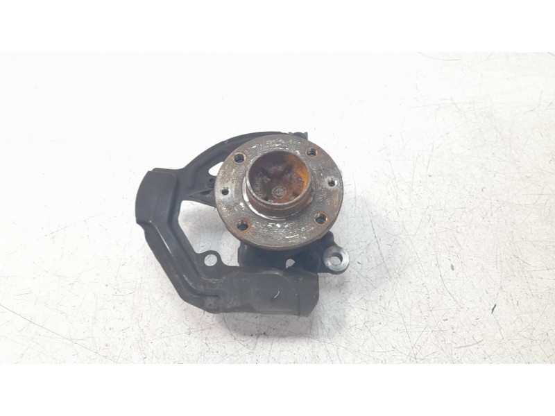 Recambio de mangueta delantera izquierda para smart forfour 0.9 turbo cat referencia OEM IAM A4533320100  