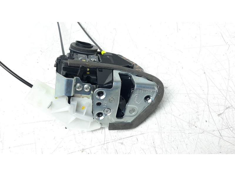 Recambio de cerradura puerta trasera derecha para toyota c-hr referencia OEM IAM 69050F4010 A046693 