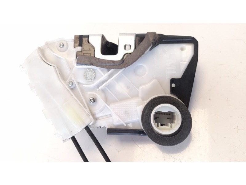 Recambio de cerradura puerta delantera izquierda para toyota yaris city referencia OEM IAM 690400D520  
