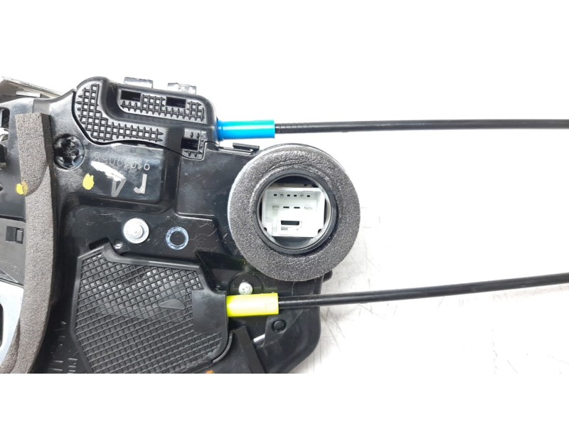 Recambio de cerradura puerta trasera derecha para toyota c-hr referencia OEM IAM 69050F4010 A046693 