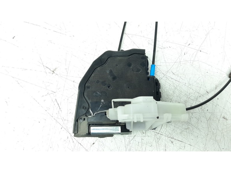 Recambio de cerradura puerta trasera derecha para toyota c-hr referencia OEM IAM 69050F4010 A046693 
