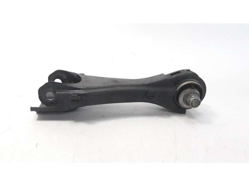 Recambio de brazo suspension superior trasero derecho para infiniti q30 2.2d sport referencia OEM IAM A2463520788  