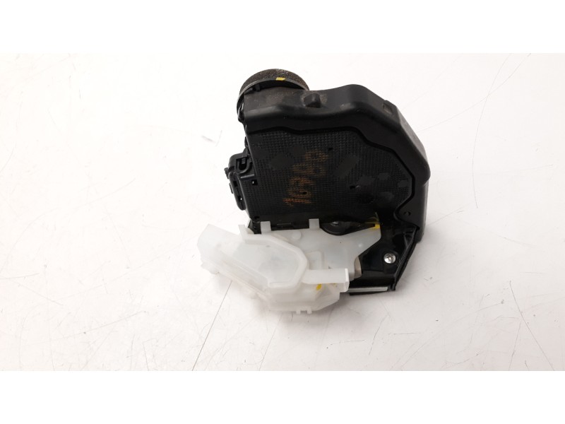 Recambio de cerradura puerta trasera izquierda para toyota c-hr referencia OEM IAM 69060F4010  