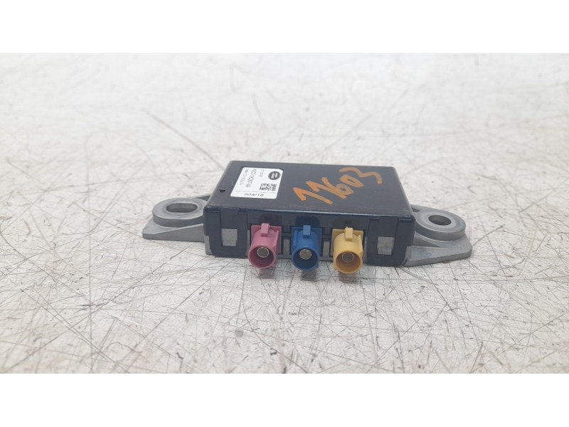 Recambio de antena para land rover discovery sport 2.0 td4 cat referencia OEM IAM K8D219C097AA  