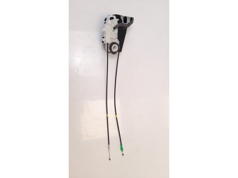Recambio de cerradura puerta trasera izquierda para toyota yaris city referencia OEM IAM 690600D310  