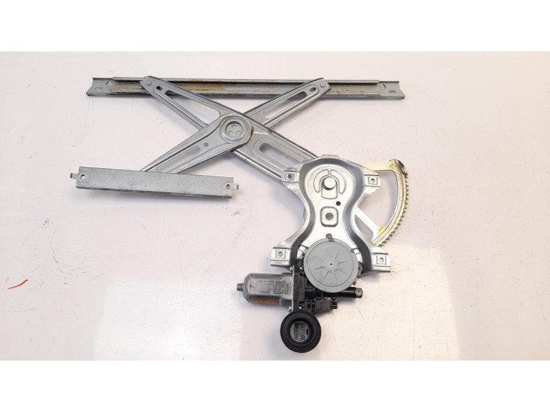 Recambio de elevalunas delantero derecho para toyota yaris city referencia OEM IAM 857100D100  