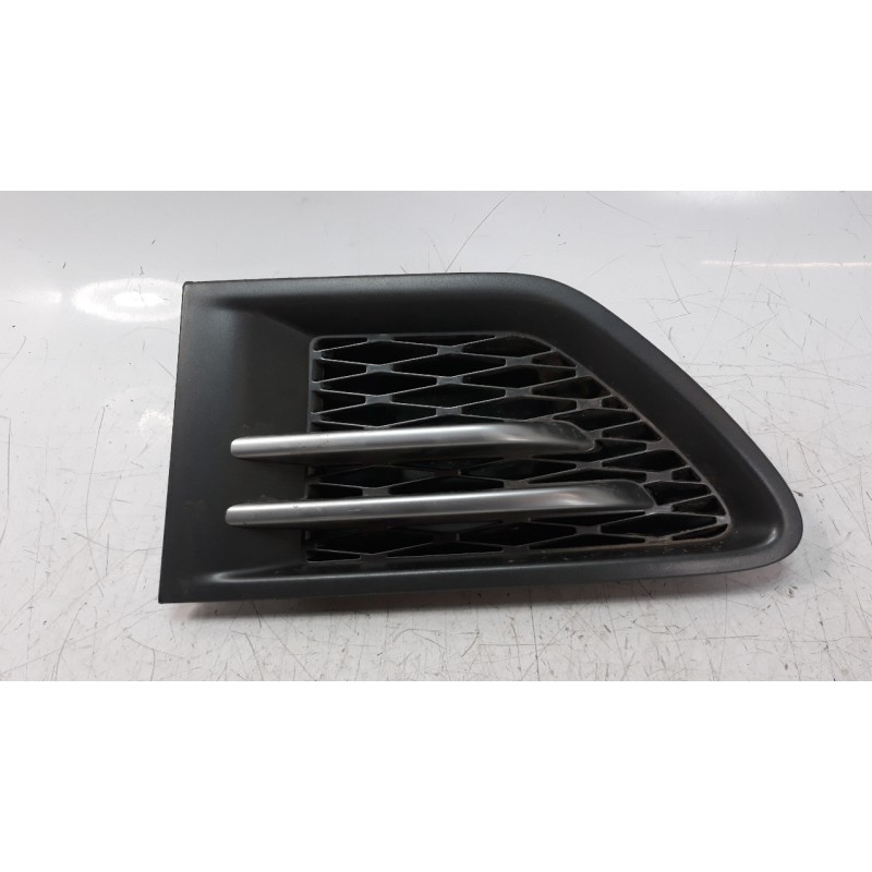 Recambio de moldura para land rover range rover sport 3.0 td v6 cat referencia OEM IAM AH3216A415AAE  