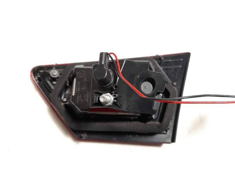 Recambio de piloto trasero izquierdo interior para renault clio iv 0.9 referencia OEM IAM 265552424R 104LLI212 