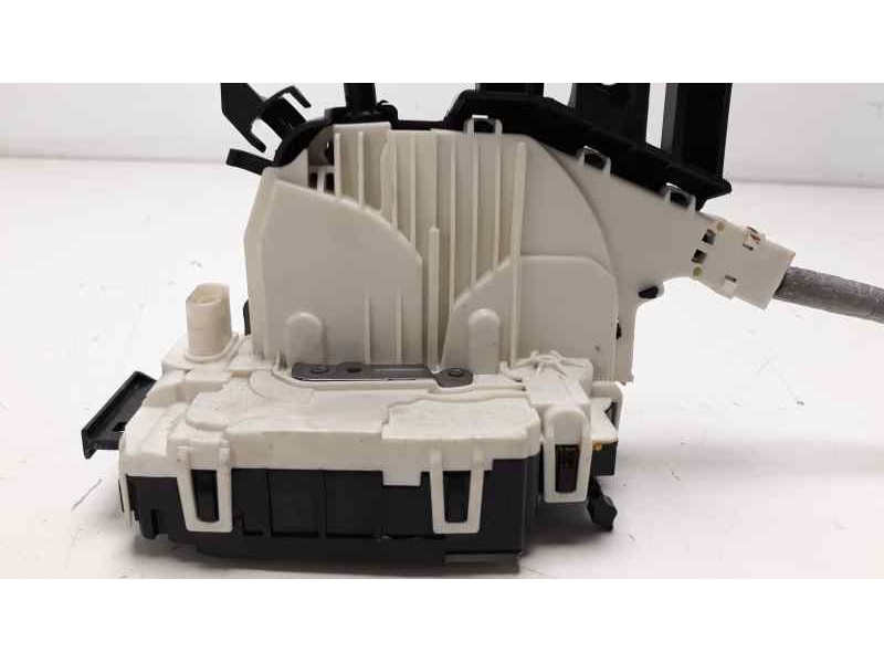 Recambio de cerradura puerta trasera derecha para infiniti q30 2.2d sport referencia OEM IAM A046465  