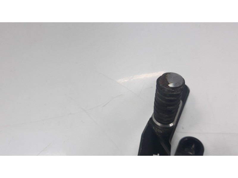 Recambio de estribos laterales para triumph street triple street triple r referencia OEM IAM A9938207  