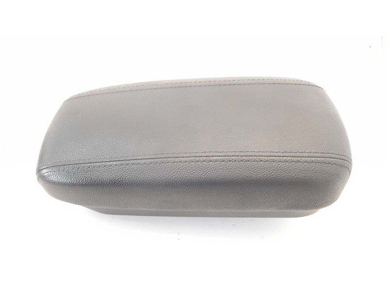 Recambio de apoyabrazos central para kia rio 1.2 cat referencia OEM IAM 846111W500HU  