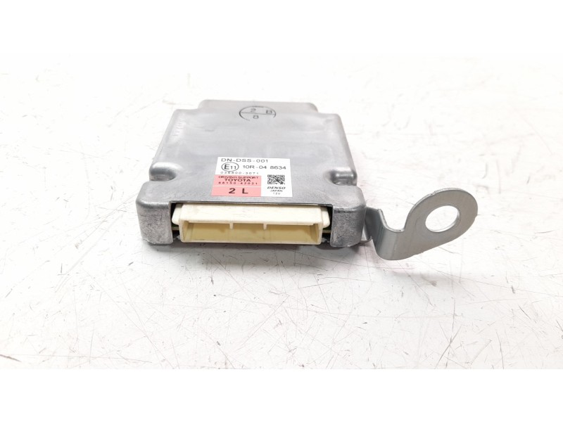 Recambio de modulo electronico para toyota rav 4 referencia OEM IAM 8815042021  