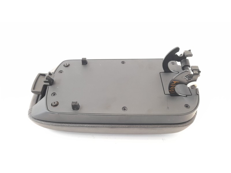 Recambio de apoyabrazos central para kia rio 1.2 cat referencia OEM IAM 846111W500HU  