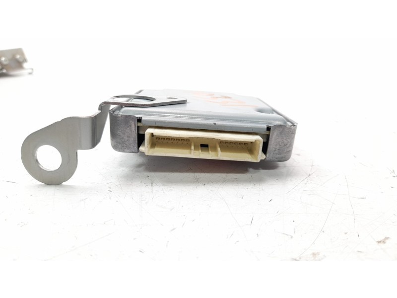 Recambio de modulo electronico para toyota rav 4 referencia OEM IAM 8815042021  