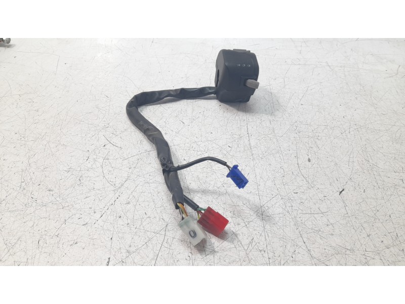Recambio de piña luces izquierda para ktm 390 duke 390 duke referencia OEM IAM 93011070000  