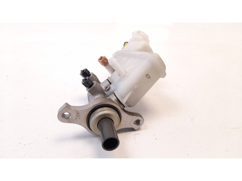 Recambio de bomba freno para kia rio 1.2 cat referencia OEM IAM 585101R200  