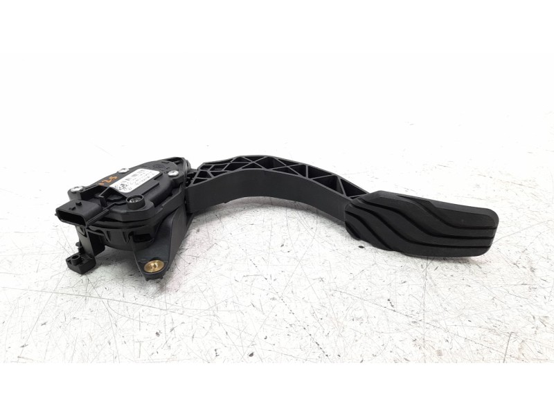 Recambio de potenciometro pedal para renault captur ii 1.0 tce referencia OEM IAM 180100879R  
