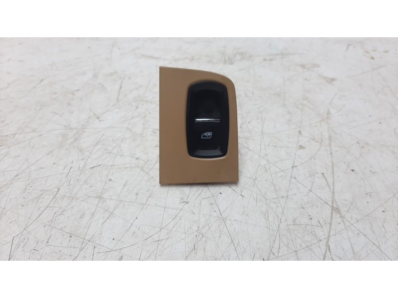 Recambio de mando elevalunas trasero izquierdo para porsche cayenne (typ 92aa) 3.0 tdi cat referencia OEM IAM 7P5867375  