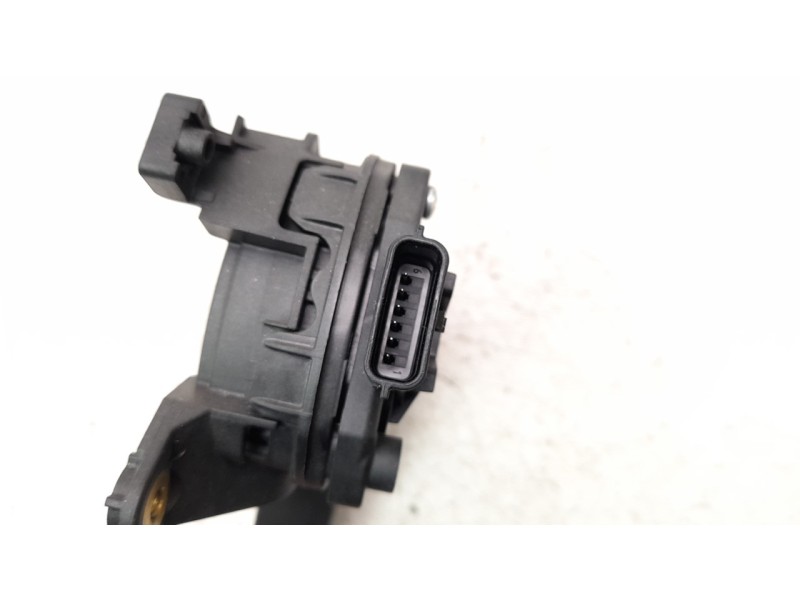 Recambio de potenciometro pedal para renault captur ii 1.0 tce referencia OEM IAM 180100879R  
