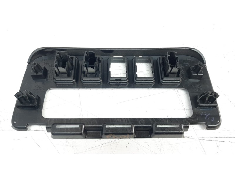Recambio de moldura para mitsubishi outlander (gf0) phev kaiteki 4wd referencia OEM IAM 8010A318ZZ  