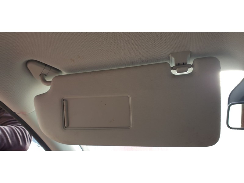 Recambio de parasol izquierdo para mg zs comfort referencia OEM IAM 10524501  
