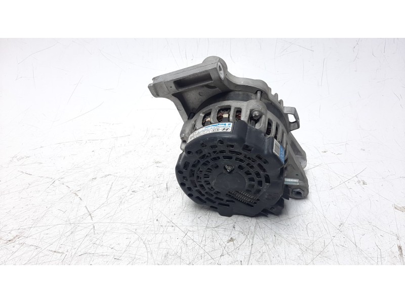 Recambio de alternador para hyundai tucson 1.6 crdi cat referencia OEM IAM 373002U200 61005074 