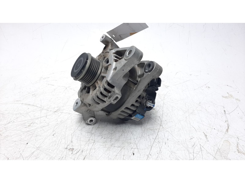 Recambio de alternador para hyundai tucson 1.6 crdi cat referencia OEM IAM 373002U200 61005074 
