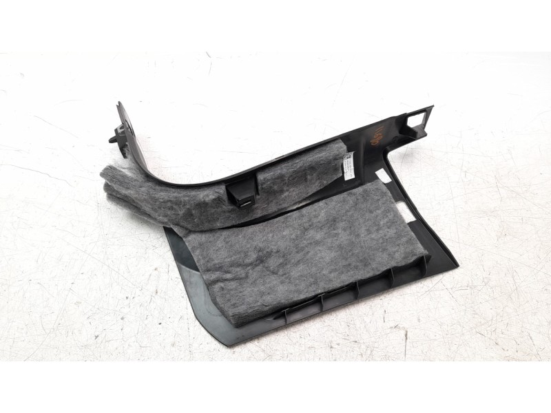 Recambio de moldura para audi q7 4mg referencia OEM IAM 4M1867272C4PK  
