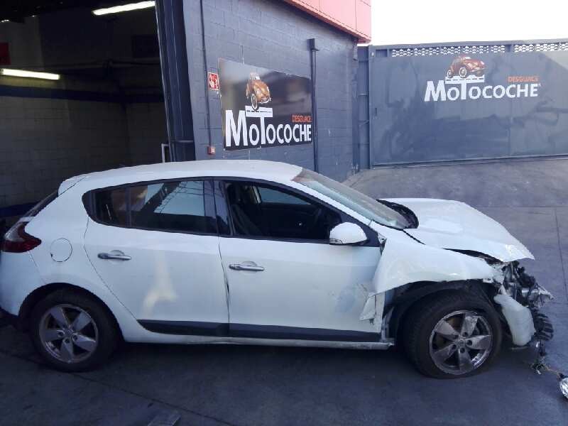 renault megane iii berlina 5 p del año 2009