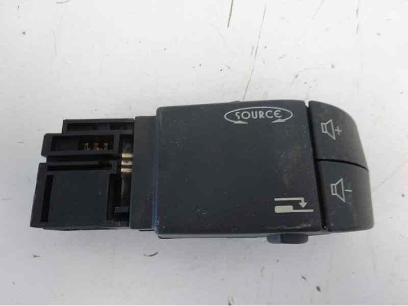 Recambio de mando multifuncion para renault laguna ii grandtour (kg0) dynamique confort referencia OEM IAM 7701049643  