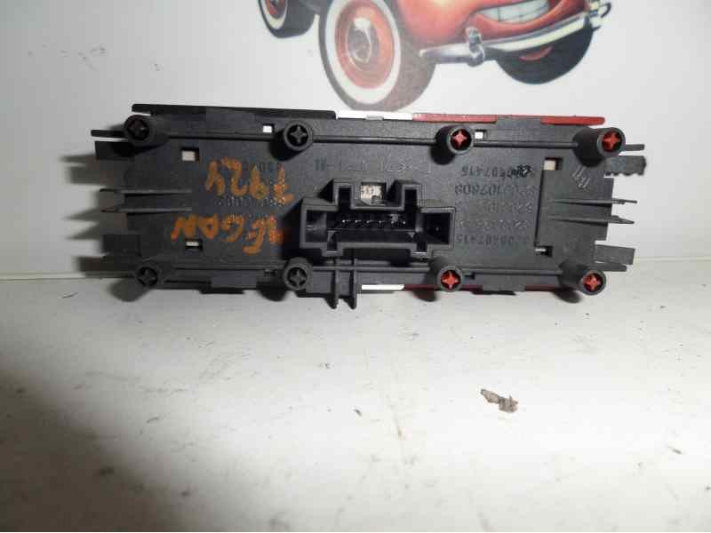 Recambio de warning para renault megane ii classic berlina expression referencia OEM IAM 8200095493  