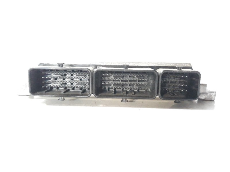 Recambio de centralita motor uce para dacia sandero 0.9 tce cat referencia OEM IAM 237105499R  