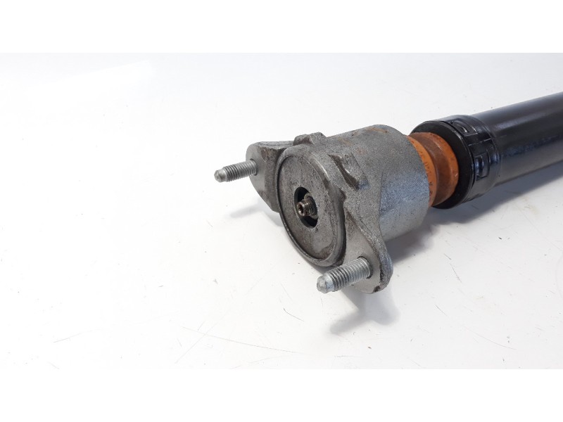 Recambio de amortiguador trasero derecho para infiniti q30 2.2d sport referencia OEM IAM A0913200631  