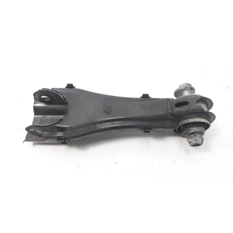 Recambio de brazo suspension inferior trasero izquierdo para infiniti q30 2.2d sport referencia OEM IAM A2463520788  