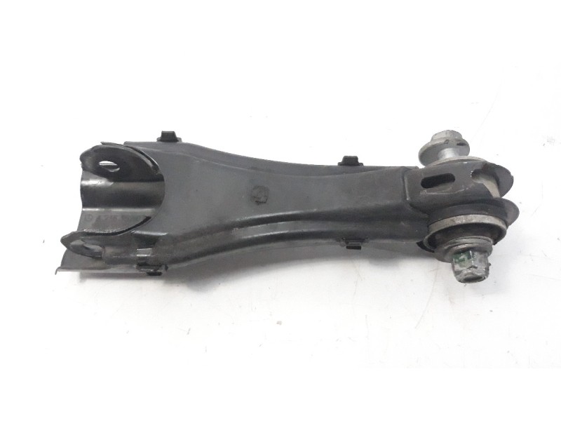 Recambio de brazo suspension inferior trasero izquierdo para infiniti q30 2.2d sport referencia OEM IAM A2463520788  