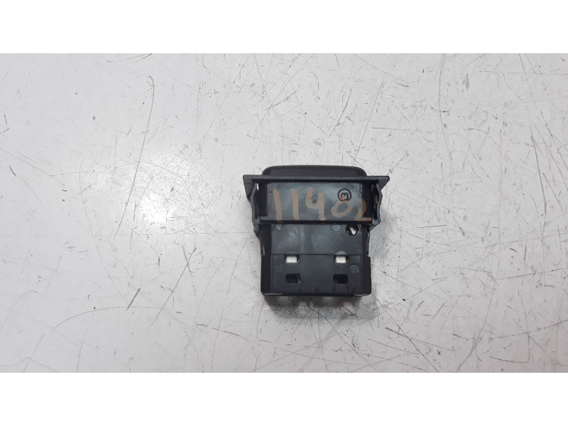 Recambio de mando elevalunas delantero derecho para aixam sv43cf s8 referencia OEM IAM 3230105A  