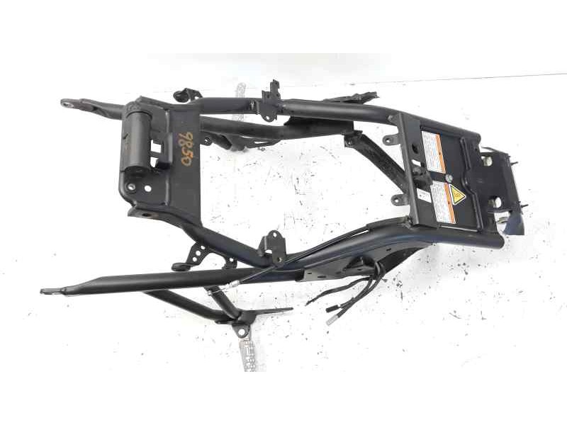 Recambio de subchasis trasero para yamaha fz 1 / fz 6 fazer referencia OEM IAM 5VX211900800  