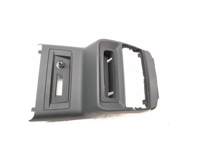 Recambio de moldura para audi q7 4mg referencia OEM IAM 4M8864147  