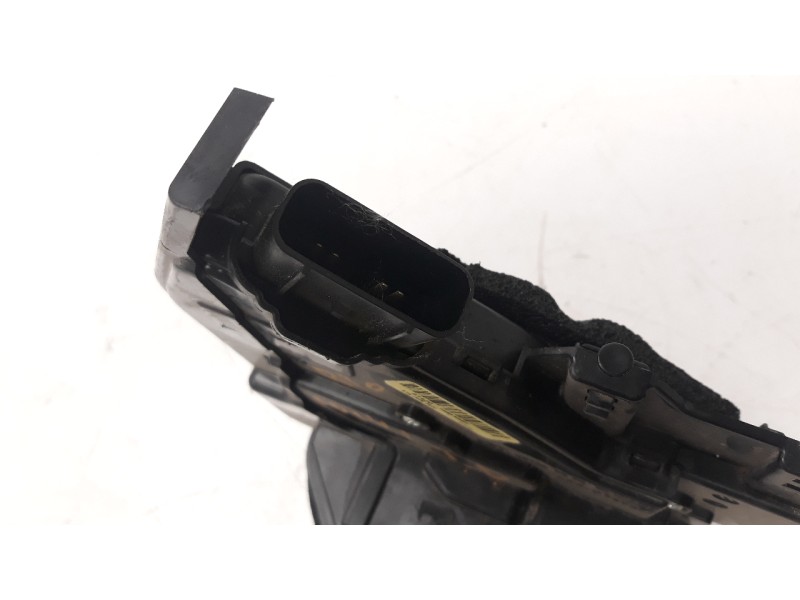 Recambio de cerradura puerta trasera derecha para kia rio (yb) drive referencia OEM IAM 81420H8010  