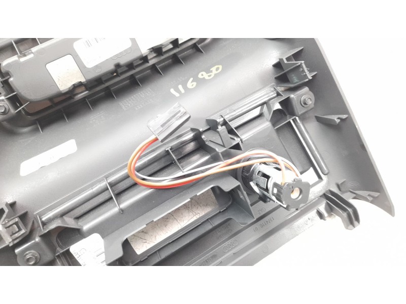 Recambio de moldura para audi q7 4mg referencia OEM IAM 4M8864147  