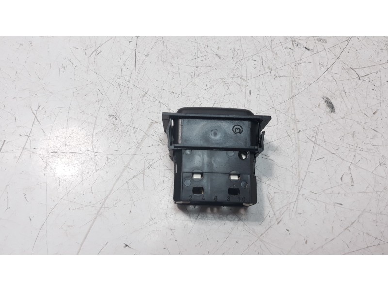 Recambio de mando elevalunas delantero izquierdo para aixam sv43cf s8 referencia OEM IAM 3230105A  