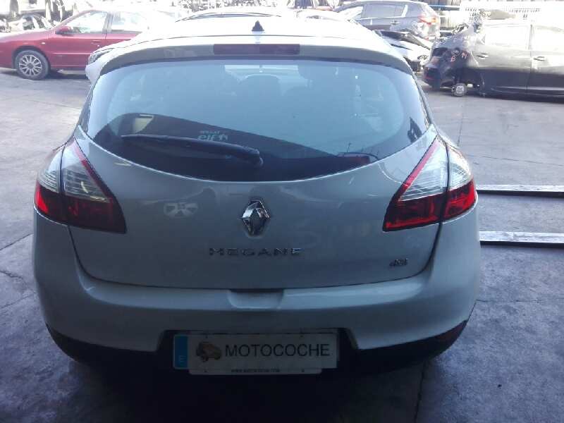 renault megane iii berlina 5 p del año 2009