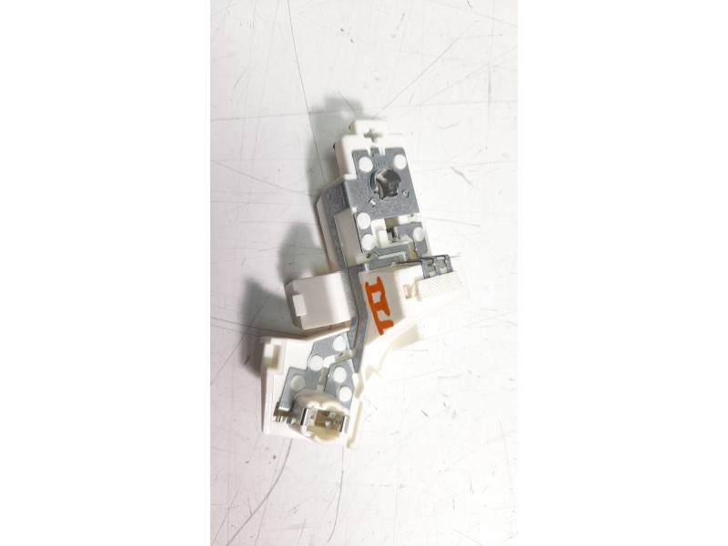 Recambio de portalamparas para opel astra j lim. 1.6 cdti dpf referencia OEM IAM 21649014  