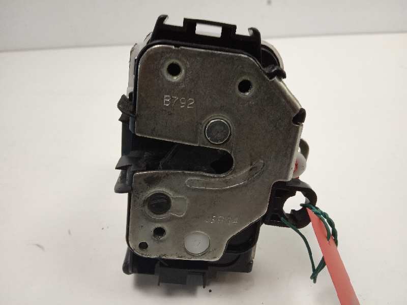 Recambio de cerradura puerta delantera derecha para fiat nuova 500 (150) pop referencia OEM IAM 0052041736  