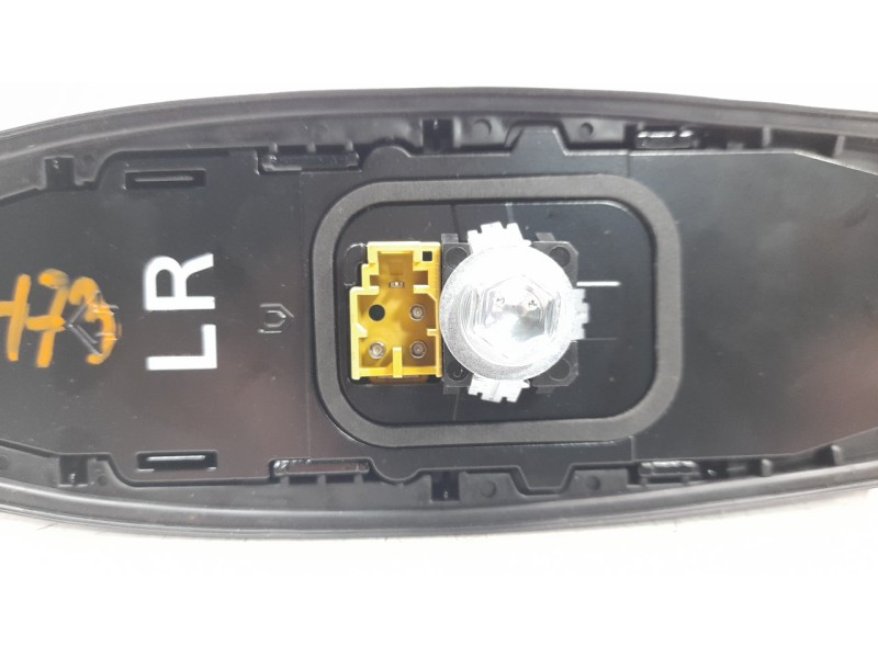 Recambio de antena para toyota corolla (e21) referencia OEM IAM 8676002090  