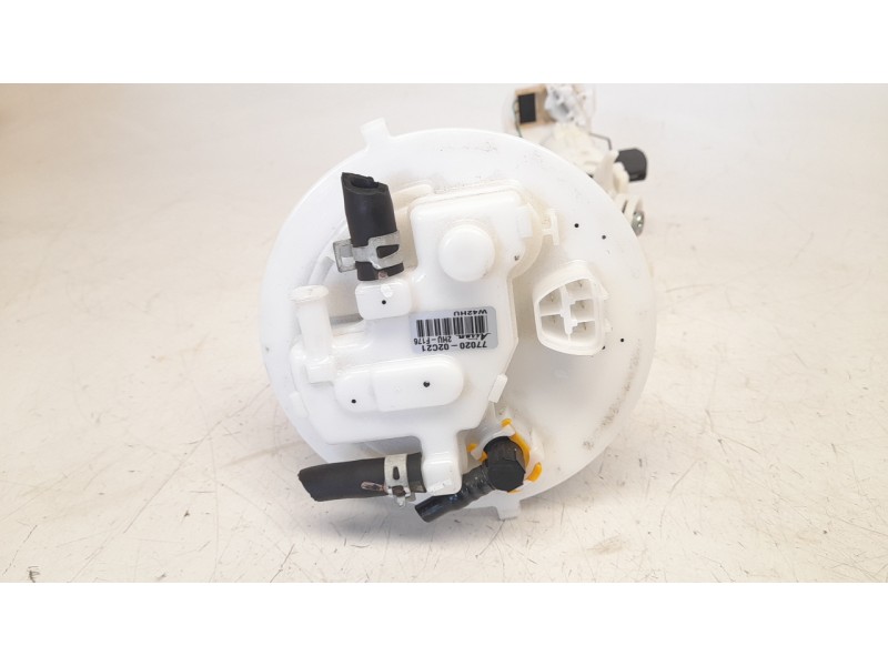 Recambio de bomba combustible para toyota corolla (e21) referencia OEM IAM 7702002C21  