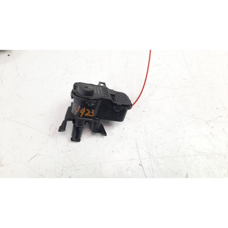 Recambio de tapa exterior combustible para porsche cayenne (typ 92aa) 3.0 tdi cat referencia OEM IAM 8K0862153H  