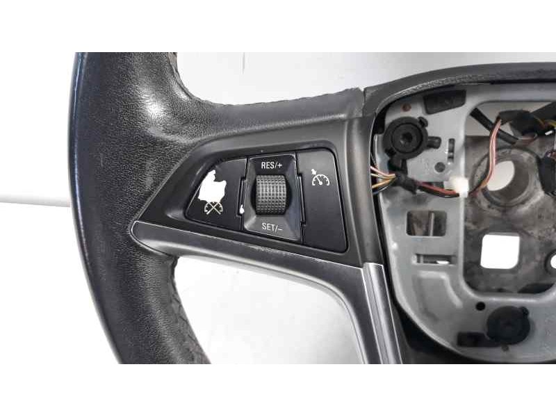 Recambio de volante para opel astra j lim. enjoy referencia OEM IAM 13305818  